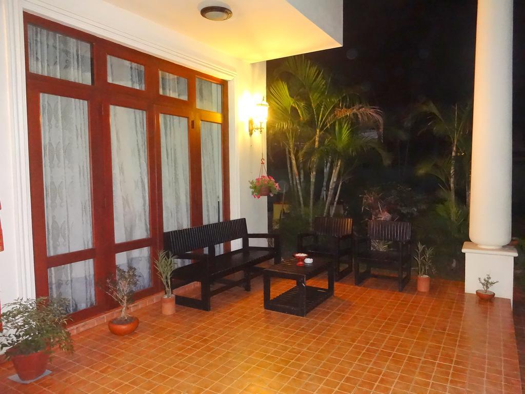 The Blue Beach Guesthouse Negombo Exterior photo